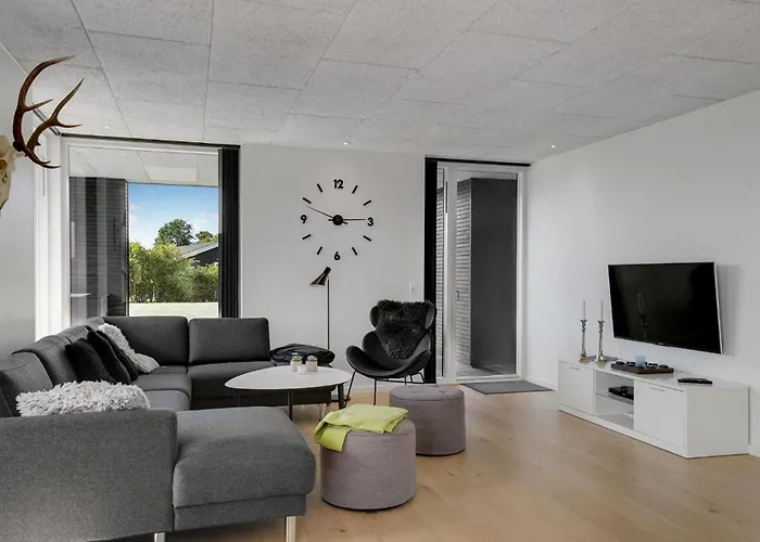 Casa de Férias Three-bedroom In Hemmet